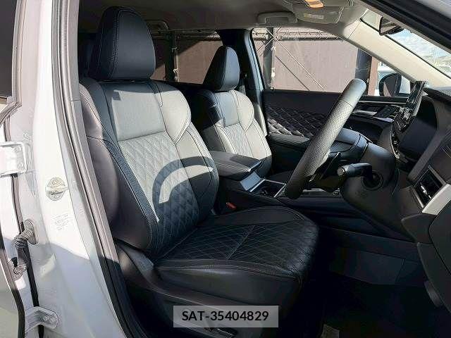 Mitsubishi OUTLANDER PHEV 2023-06 3067386-4