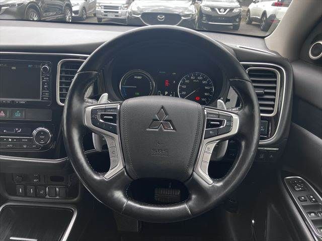 Mitsubishi OUTLANDER PHEV 2015-07 3679619-11