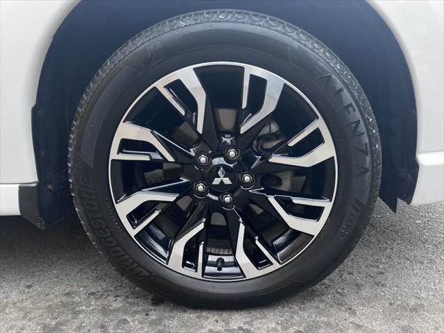 Mitsubishi OUTLANDER PHEV 2015-07 3679619-12