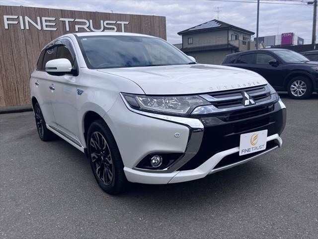 Mitsubishi OUTLANDER PHEV 2015-07 3679619-14