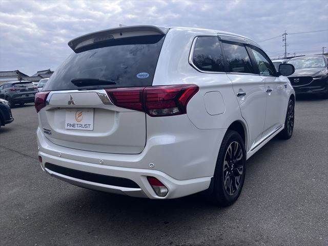 Mitsubishi OUTLANDER PHEV 2015-07 3679619-16