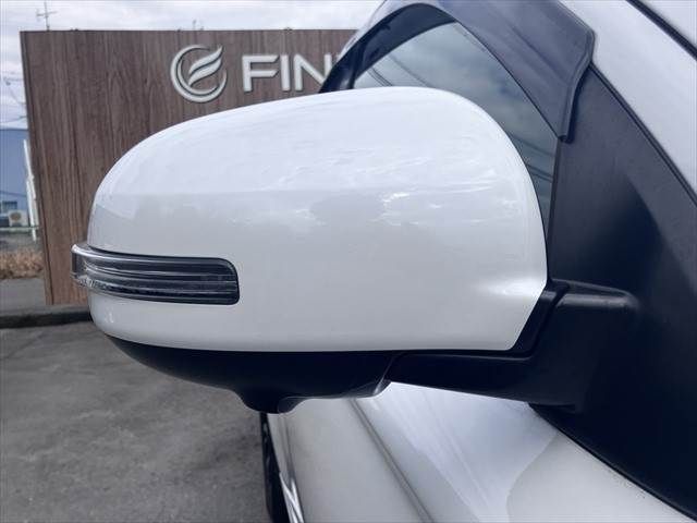 Mitsubishi OUTLANDER PHEV 2015-07 3679619-21