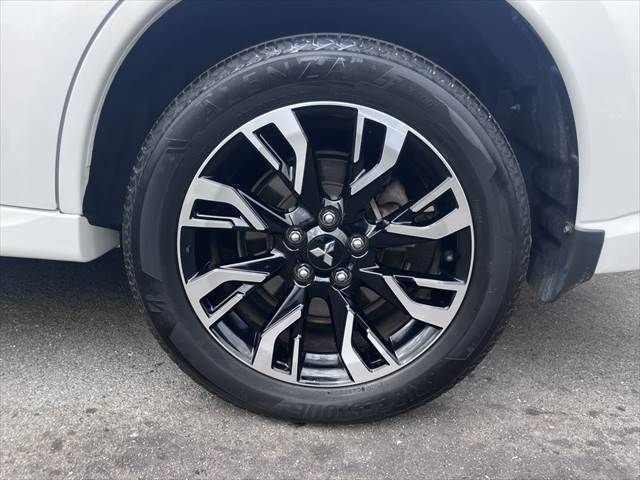 Mitsubishi OUTLANDER PHEV 2015-07 3679619-27