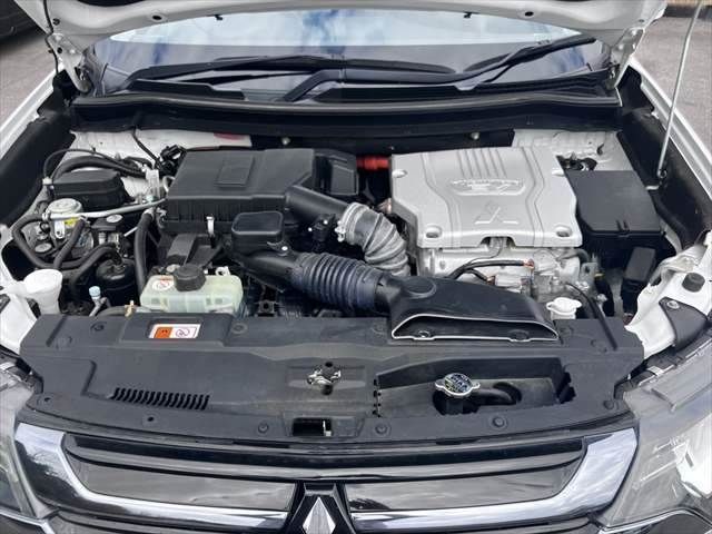 Mitsubishi OUTLANDER PHEV 2015-07 3679619-29