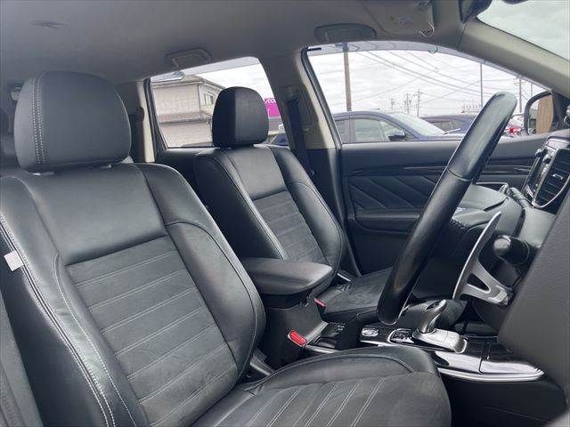 Mitsubishi OUTLANDER PHEV 2015-07 3679619-6