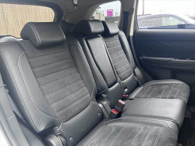 Mitsubishi OUTLANDER PHEV 2015-07 3679619-7