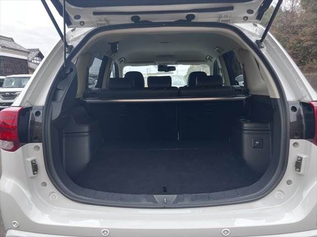Mitsubishi OUTLANDER PHEV 2015-07 3679619-8