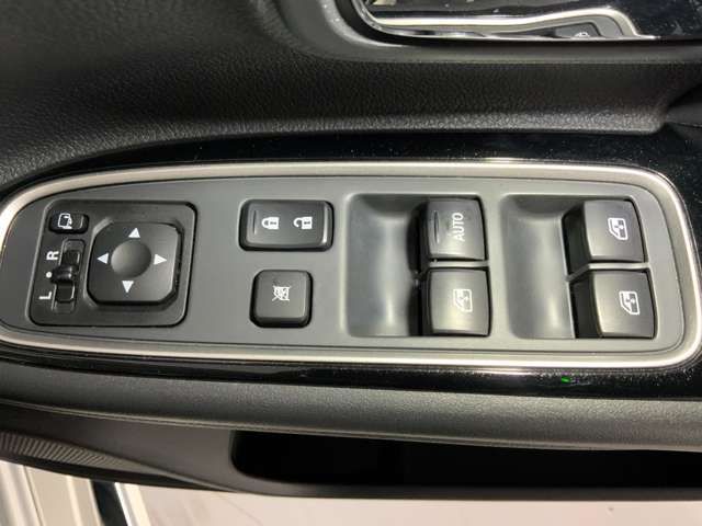 Mitsubishi OUTLANDER PHEV 2017-03 3679612-12