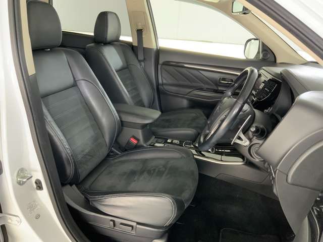 Mitsubishi OUTLANDER PHEV 2017-03 3679612-13