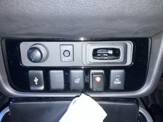 Mitsubishi OUTLANDER PHEV 2019-04 3679605-21