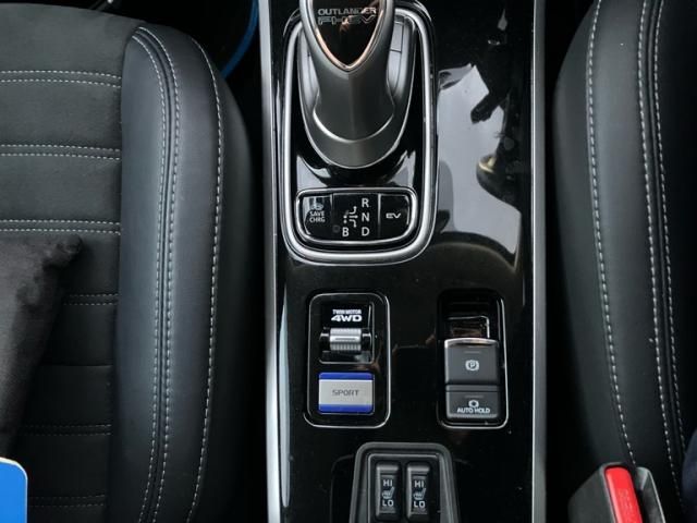 Mitsubishi OUTLANDER PHEV 2019-04 3679605-22