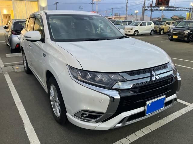 Mitsubishi OUTLANDER PHEV 2019-04 3679605-1