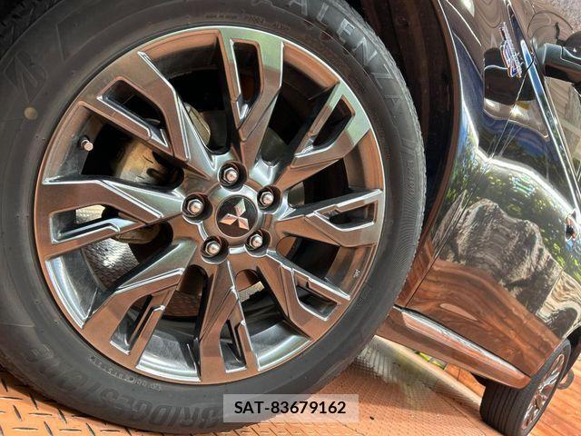 Mitsubishi OUTLANDER PHEV 2017-11 4047015-12
