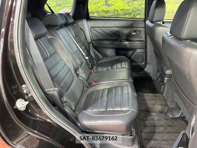 Mitsubishi OUTLANDER PHEV 2017-11 4047015-8