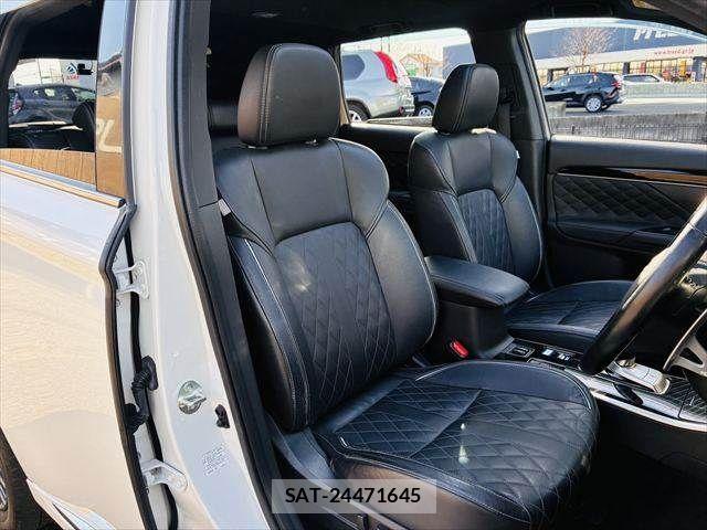 Mitsubishi OUTLANDER PHEV 2018-10 4047018-9
