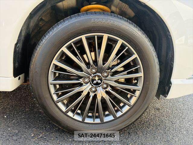 Mitsubishi OUTLANDER PHEV 2018-10 4047018-15