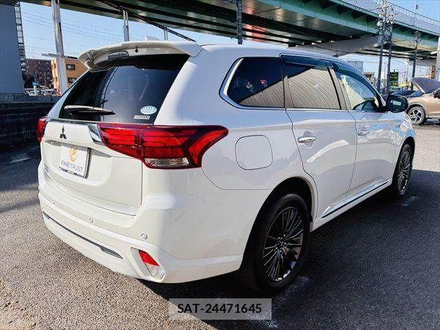 Mitsubishi OUTLANDER PHEV 2018-10 4047018-19