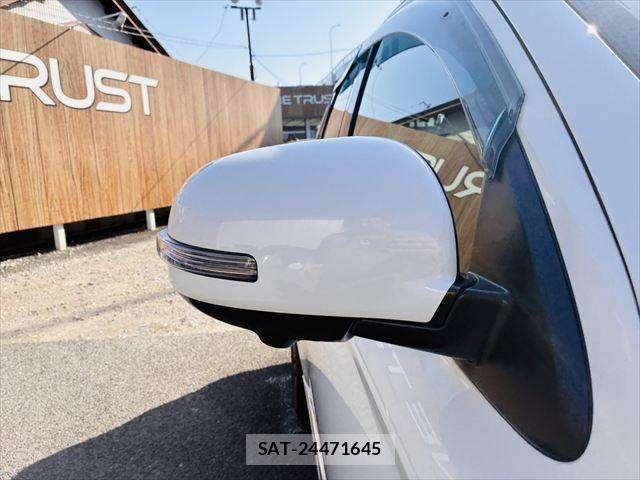 Mitsubishi OUTLANDER PHEV 2018-10 4047018-28