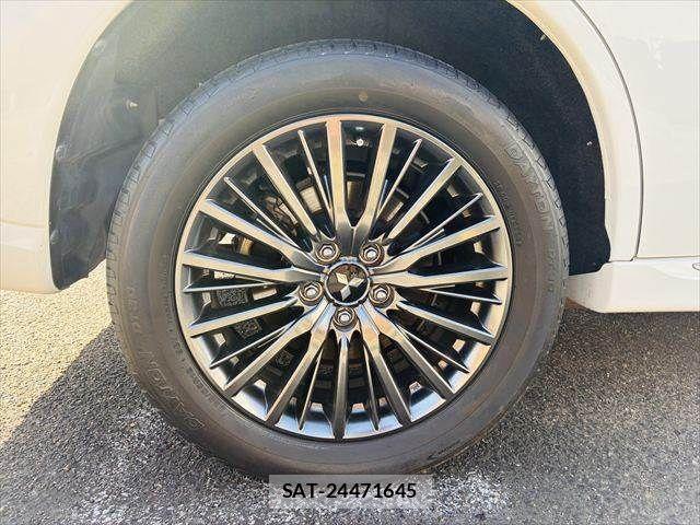 Mitsubishi OUTLANDER PHEV 2018-10 4047018-29