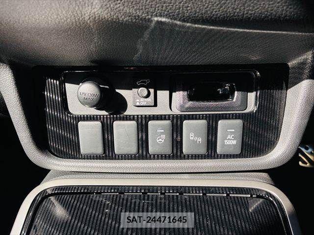 Mitsubishi OUTLANDER PHEV 2018-10 4047018-6