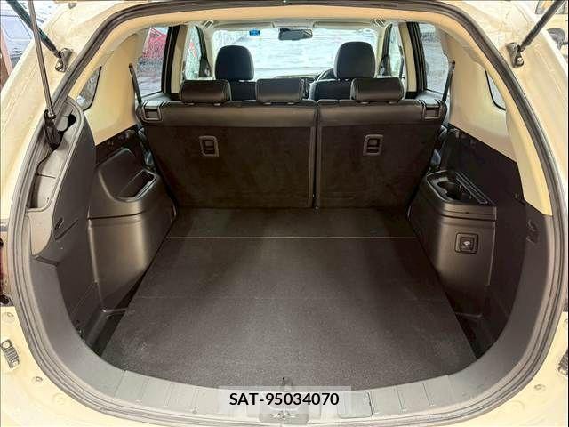 Mitsubishi OUTLANDER PHEV 2015-10 4140382-12