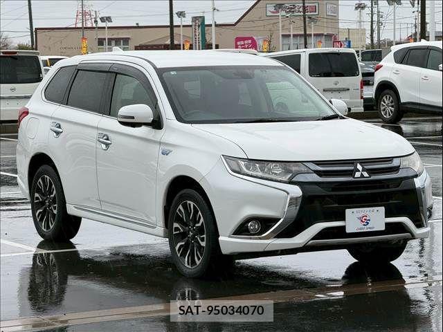 Mitsubishi OUTLANDER PHEV 2015-10 4140382-14