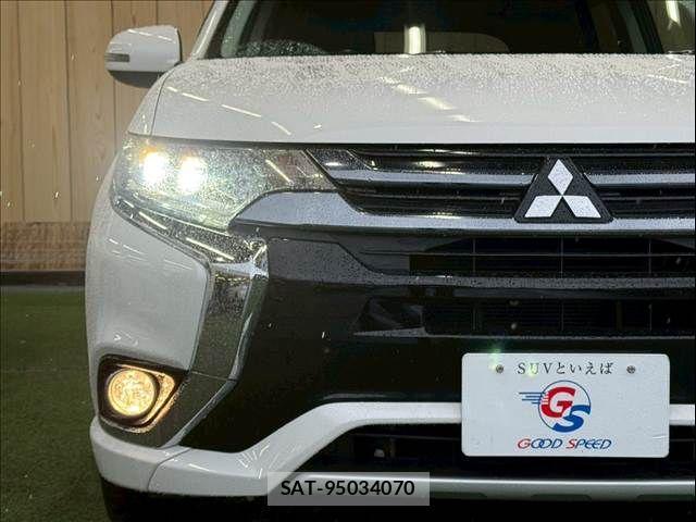 Mitsubishi OUTLANDER PHEV 2015-10 4140382-19