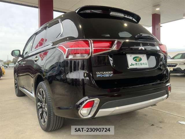 Mitsubishi OUTLANDER PHEV 2015-10 4176761-11