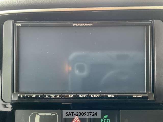Mitsubishi OUTLANDER PHEV 2015-10 4176761-12