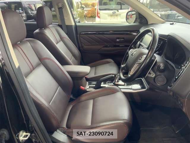 Mitsubishi OUTLANDER PHEV 2015-10 4176761-15