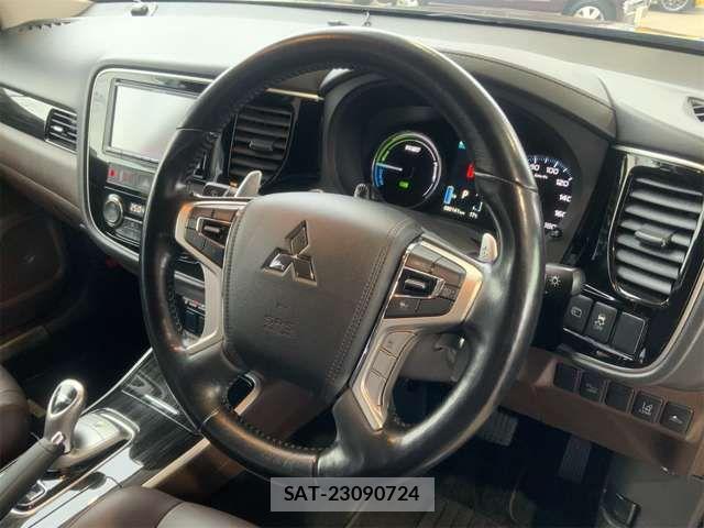 Mitsubishi OUTLANDER PHEV 2015-10 4176761-17