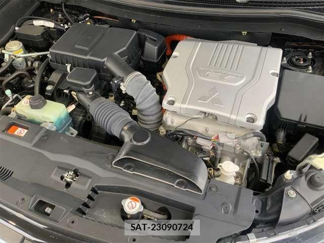 Mitsubishi OUTLANDER PHEV 2015-10 4176761-18
