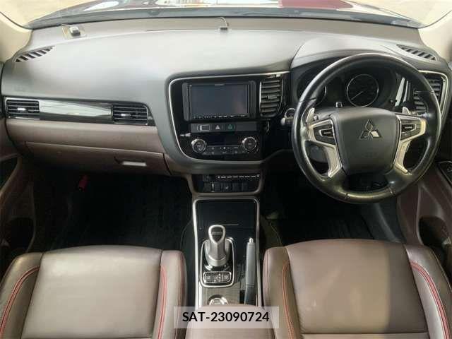 Mitsubishi OUTLANDER PHEV 2015-10 4176761-1