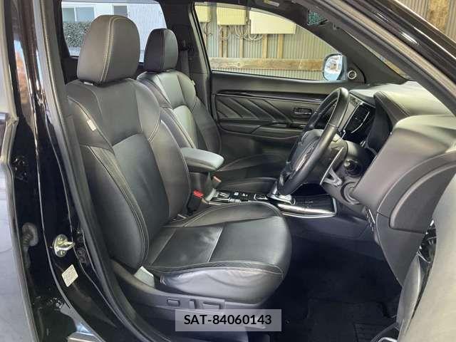 Mitsubishi OUTLANDER PHEV 2019-10 4394186-12