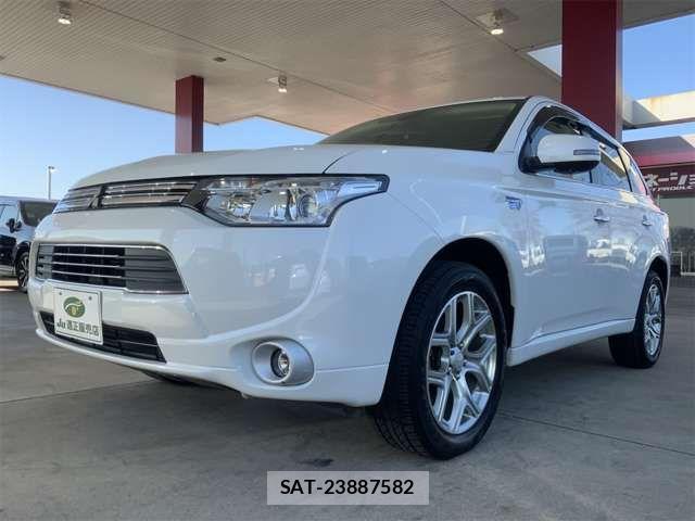 Mitsubishi OUTLANDER PHEV 2013-03 4598965-11