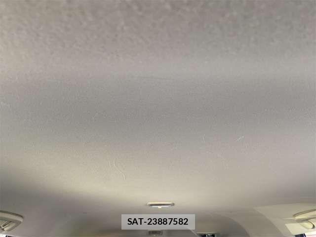 Mitsubishi OUTLANDER PHEV 2013-03 4598965-12