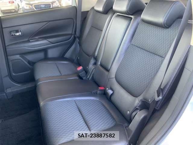 Mitsubishi OUTLANDER PHEV 2013-03 4598965-14