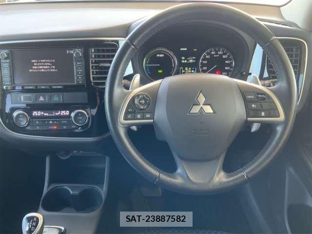 Mitsubishi OUTLANDER PHEV 2013-03 4598965-15