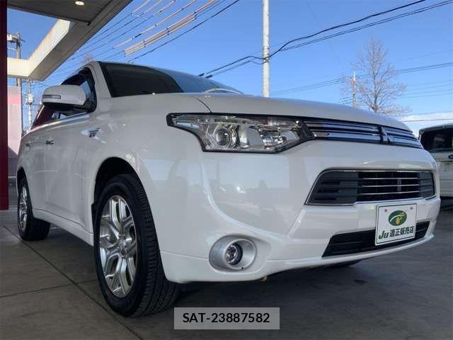 Mitsubishi OUTLANDER PHEV 2013-03 4598965-5