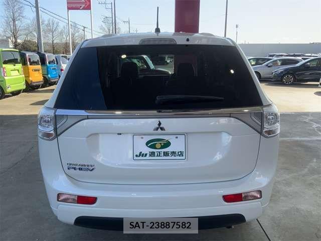 Mitsubishi OUTLANDER PHEV 2013-03 4598965-8