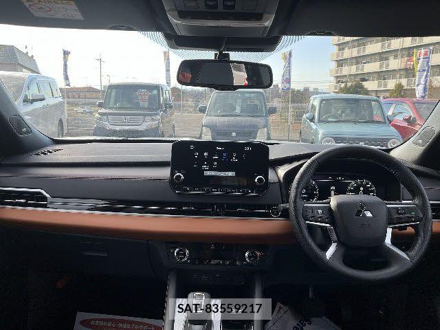 Mitsubishi OUTLANDER PHEV 2024-03 4975895-1