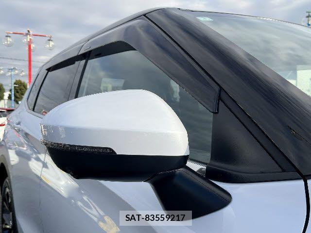 Mitsubishi OUTLANDER PHEV 2024-03 4975895-24