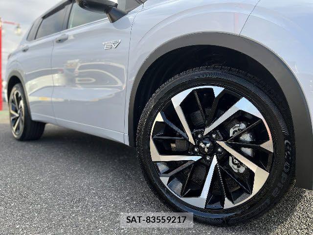 Mitsubishi OUTLANDER PHEV 2024-03 4975895-26