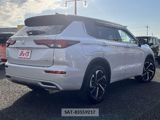 Mitsubishi OUTLANDER PHEV 2024-03 4975895-2