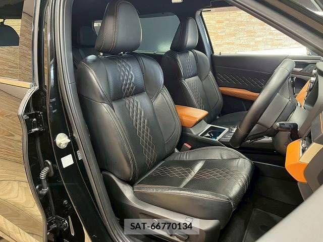 Mitsubishi OUTLANDER PHEV 2022-10 5875120-4