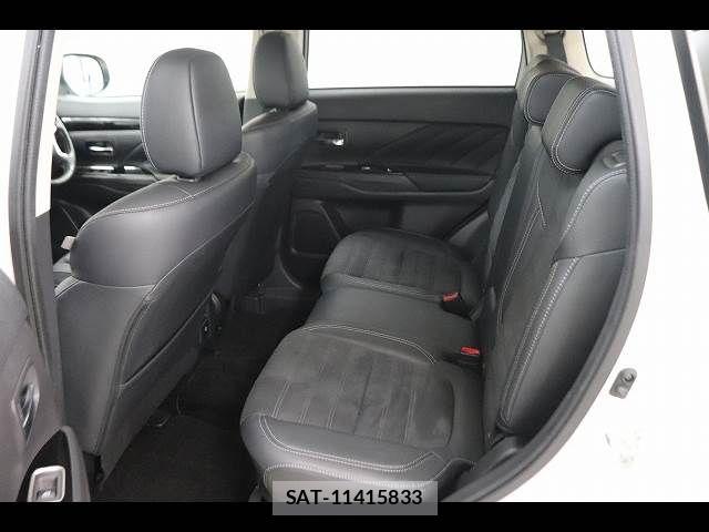 Mitsubishi OUTLANDER PHEV 2021-10 6218260-12
