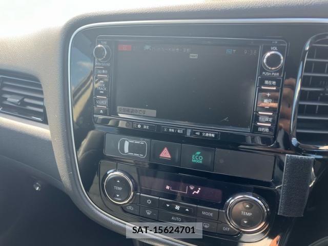 Mitsubishi OUTLANDER PHEV 2015-12 6218265-18