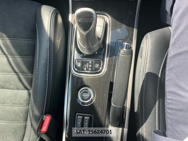 Mitsubishi OUTLANDER PHEV 2015-12 6218265-20