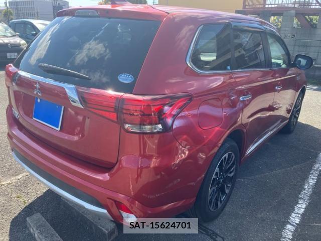Mitsubishi OUTLANDER PHEV 2015-12 6218265-2