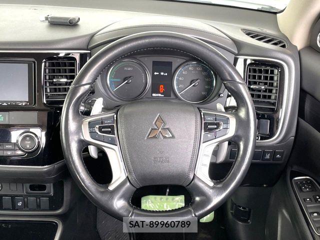 Mitsubishi OUTLANDER PHEV 2015-12 6265547-11
